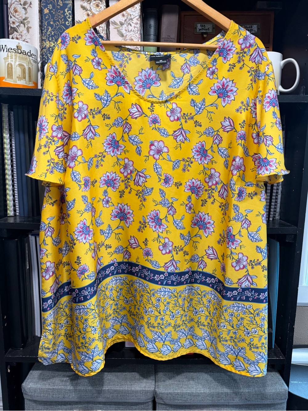 Liz Claiborne Yellow Floral Scoop-Neck Border Top